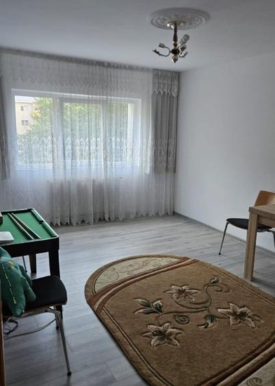 Apartament cu 3 camere decomandat în Obcini