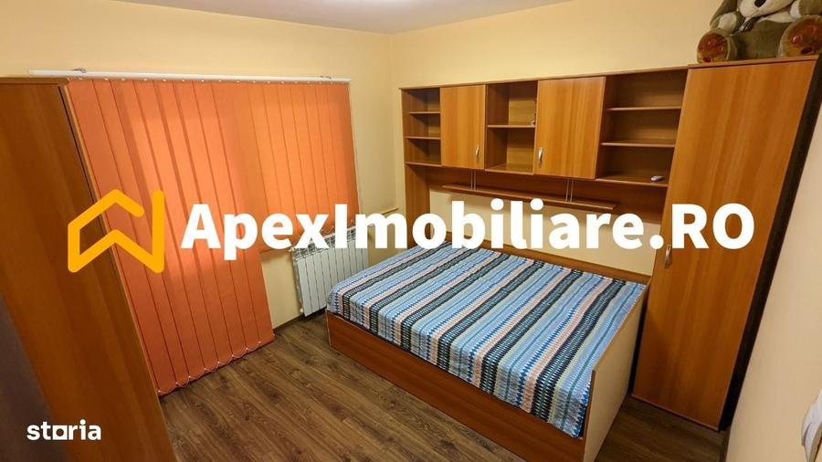Apartament cu 3 camere decomandat în Berceni