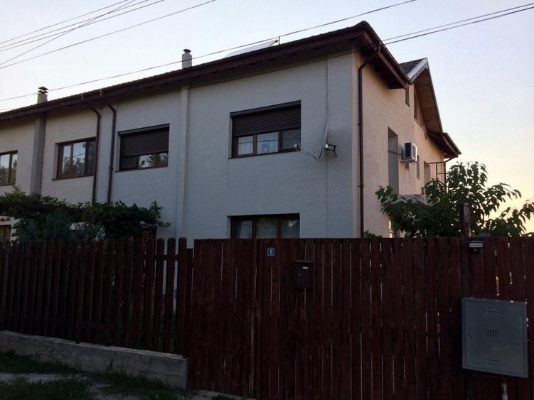 Duplex cu 4 camere cu Teren 150 Mp în Gulia