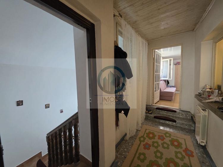 Casă individuală cu 4 camere cu Canalizare în Aurel Vlaicu