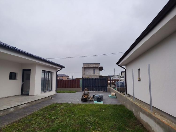 Casă cu 4 camere în Sânpetru