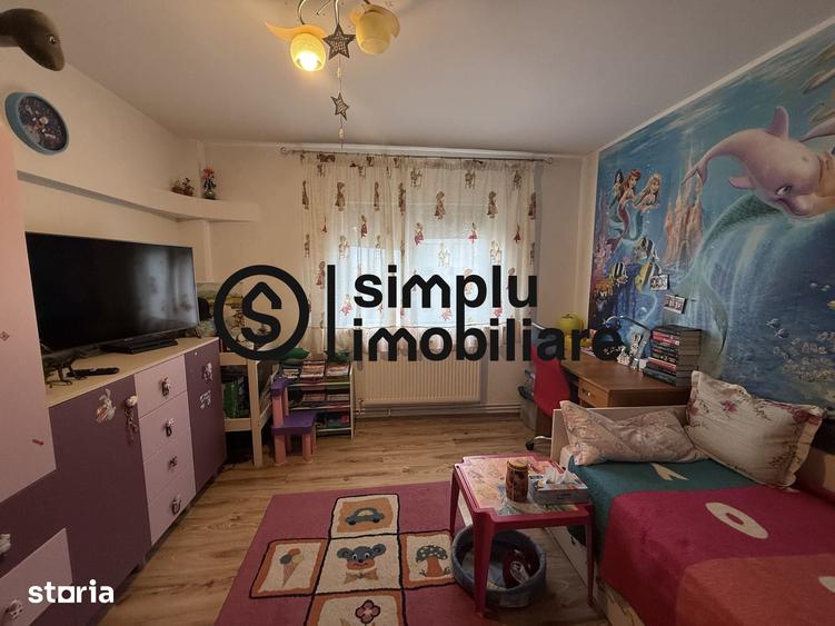 Apartament cu 4 camere decomandat în 1 Mai