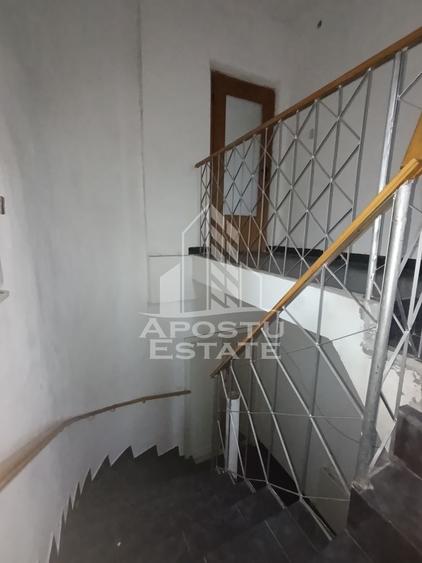 Casă individuală cu 9 camere cu Canalizare în Șagului