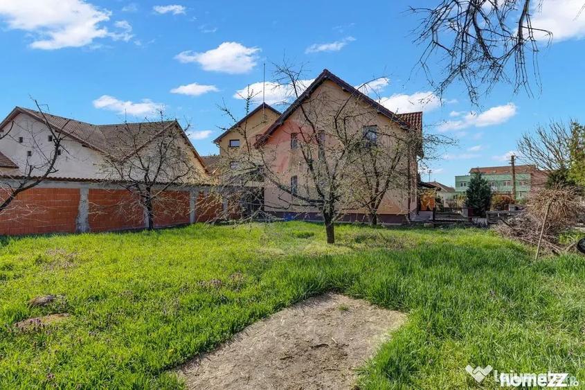 Casă cu 7 camere cu Teren 777 Mp în Ultracentral