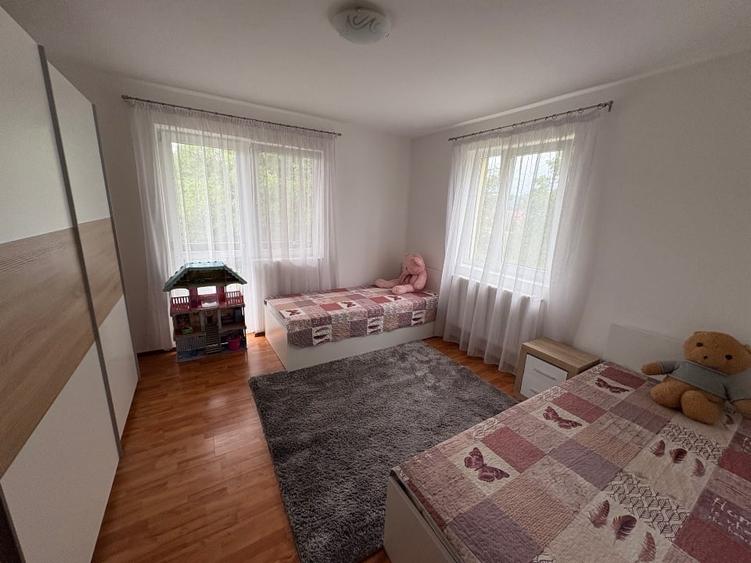 Apartament cu 3 camere decomandat, mobilat în Unirea