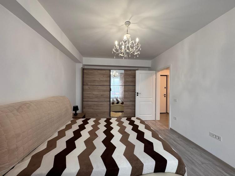 Apartament cu 3 camere decomandat, mobilat în Cristian
