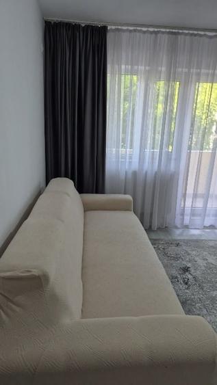 Apartament cu 2 camere semidecomandat în Botizului