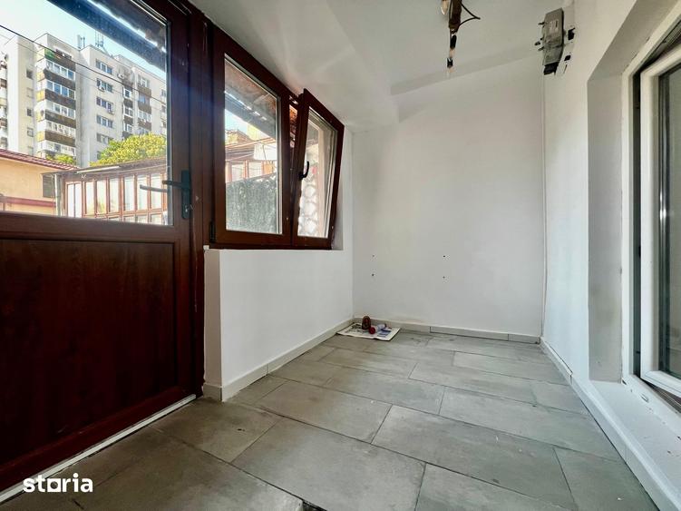 Apartament cu 2 camere semidecomandat în Independenței
