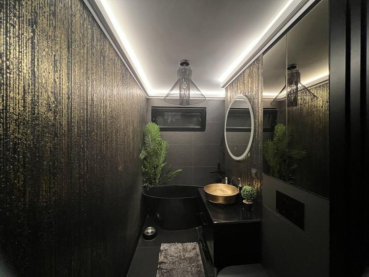 Apartament cu 3 camere semidecomandat în Central