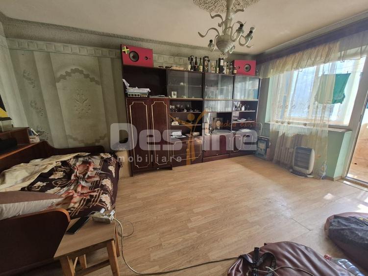 Apartament de 2 camere - de vânzare- zona Cet - 2