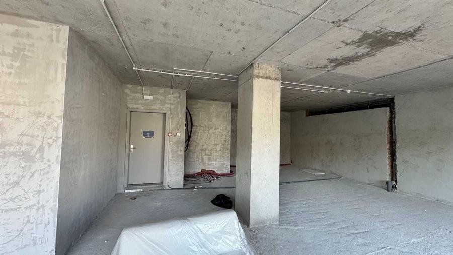 Spațiu comercial, de 84 mp, în Plopilor