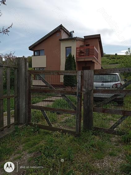 Casă cu 2 camere cu Teren 900 Mp în Central