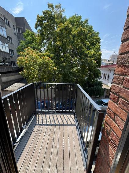Apartament cu 3 camere semidecomandat în Polonă