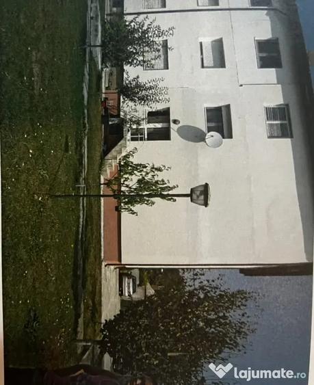 Apartament cu 3 camere decomandat în Ghermănești