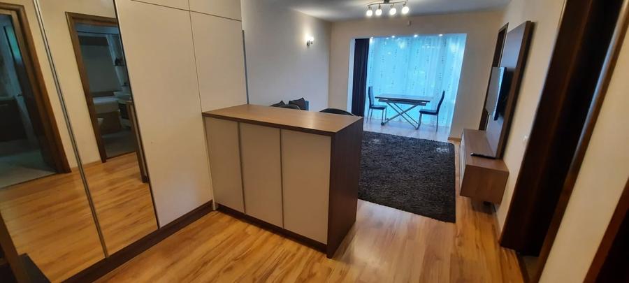 Apartament cu 3 camere semidecomandat, mobilat în Budai