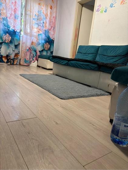 Apartament cu 3 camere semidecomandat în Șagului