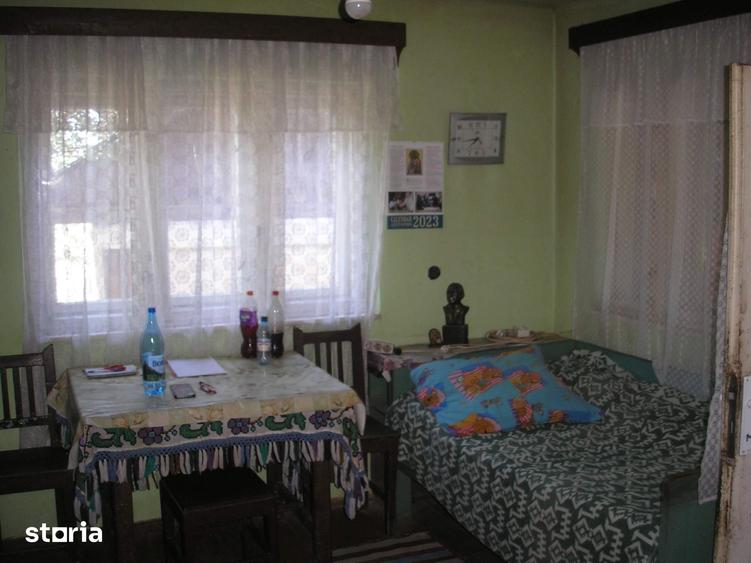 Casă cu 6 camere cu Teren 10400 Mp în Asuaju de Sus