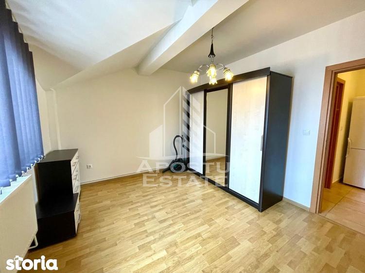 Apartament cu 3 camere, mobilat în Steaua