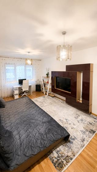 Apartament cu 2 camere decomandat, mobilat în P-ta Presei Libere