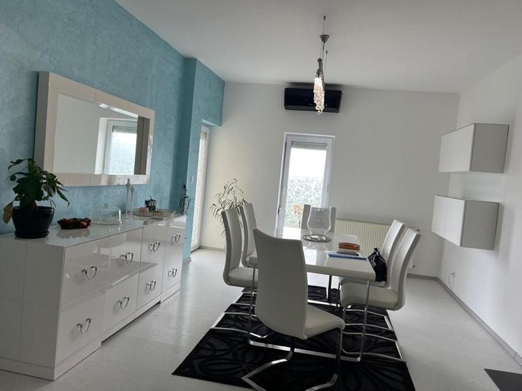 Apartament cu 4 camere decomandat în Central