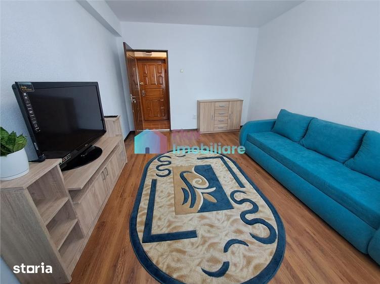 Apartament cu 2 camere decomandat în Policlinica