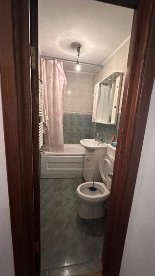 Apartament cu 3 camere nedecomandat în Sud-Est