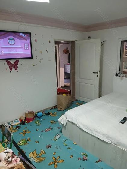 Casă cu 3 camere în Petrești