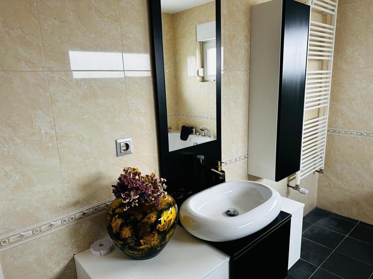 Casă individuală cu 7 camere cu Piscina în Corbeanca