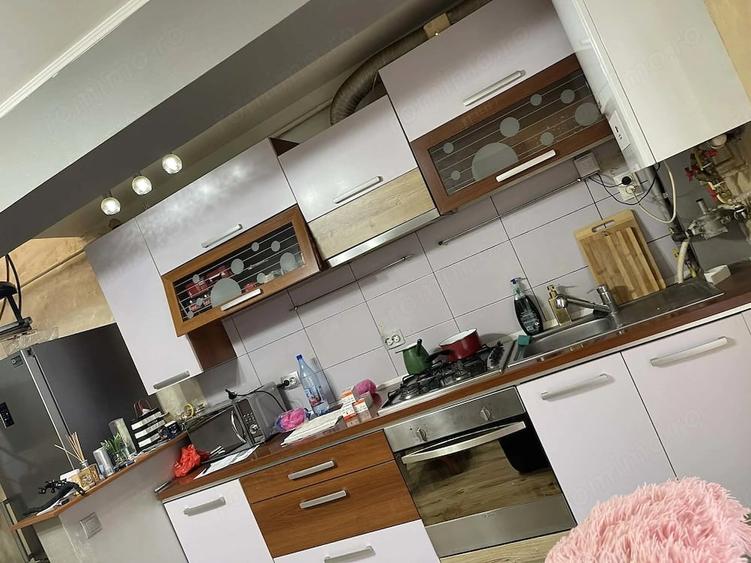 Apartament cu 4 camere decomandat în Central