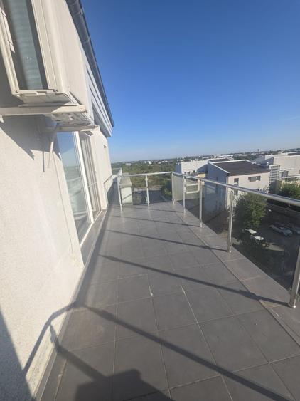 Apartament cu 2 camere decomandat în Băneasa