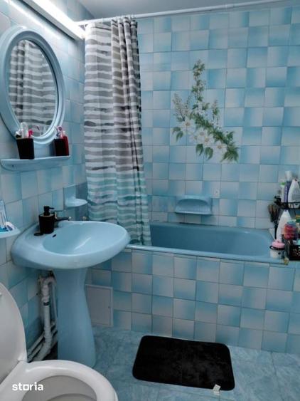 Apartament cu 3 camere în Decebal