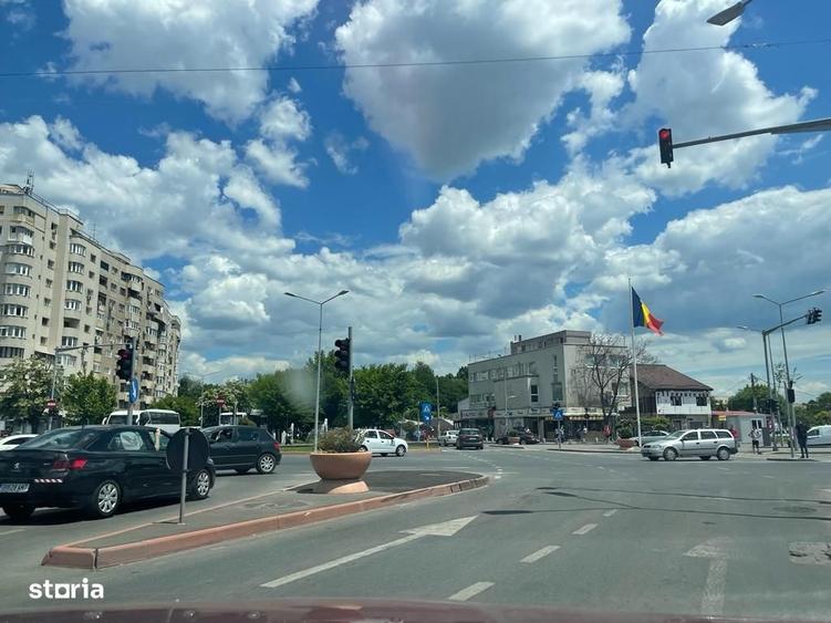 Spațiu comercial, în Apărătorii Patriei