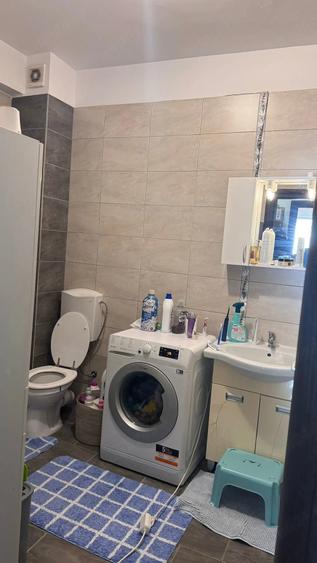 Apartament cu 3 camere semidecomandat în Chiajna