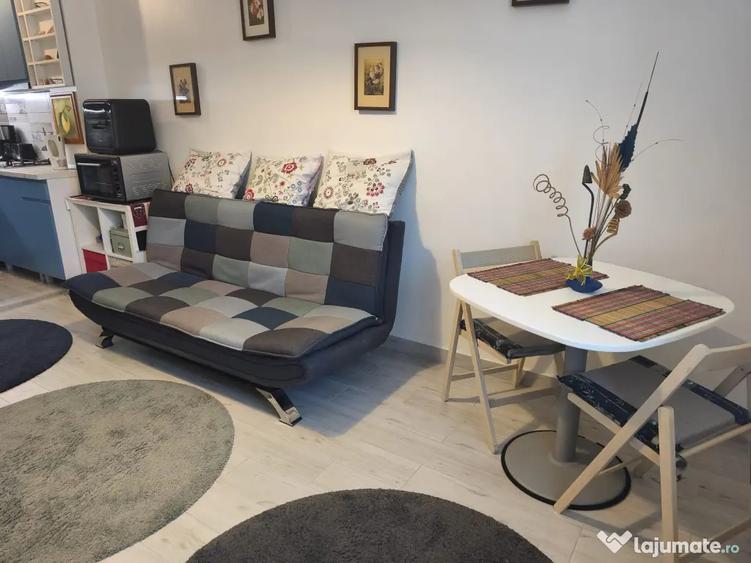 Apartament cu 2 camere semidecomandat în Central