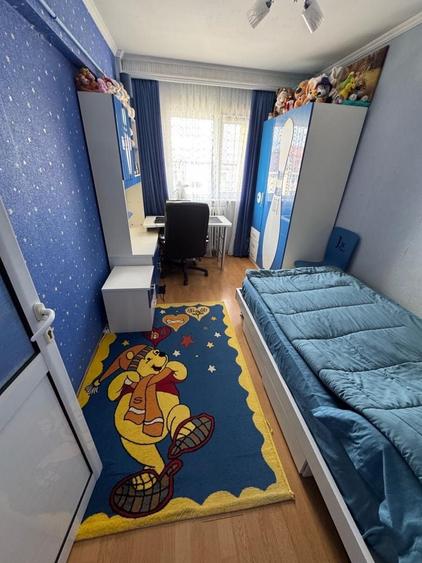 Apartament cu 3 camere decomandat în Central
