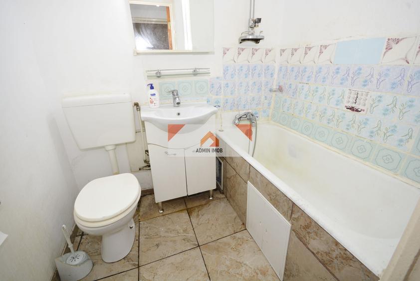 Apartament cu 3 camere decomandat în Giurgiului