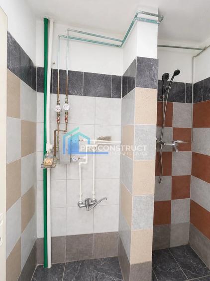 Apartament cu 3 camere decomandat în Dâmbovița