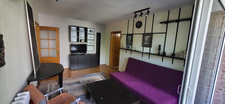 Apartament cu 4 camere semidecomandat, mobilat în City Park Mall