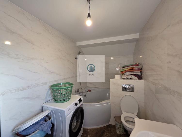 Casă individuală cu 4 camere cu Canalizare în Periferie