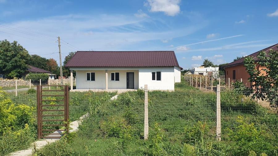 Casă cu 3 camere în Pecineaga