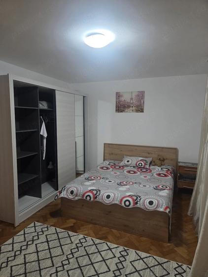 Garsonieră decomandată în Cornișa