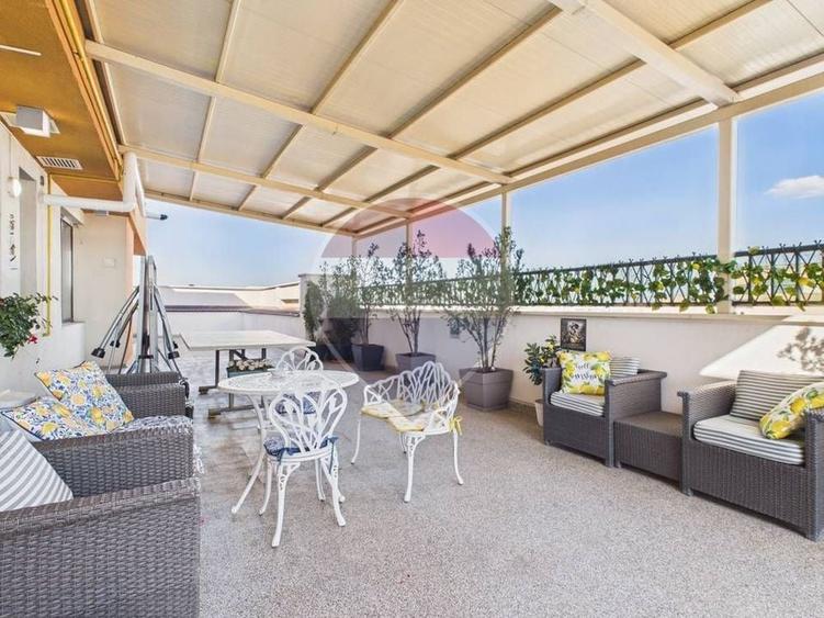 Penthouse cu 7 camere, mobilat în Periferie
