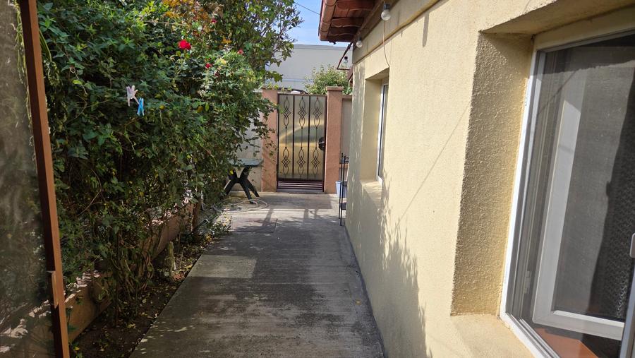 Casă individuală cu 3 camere cu Canalizare în Brătianu