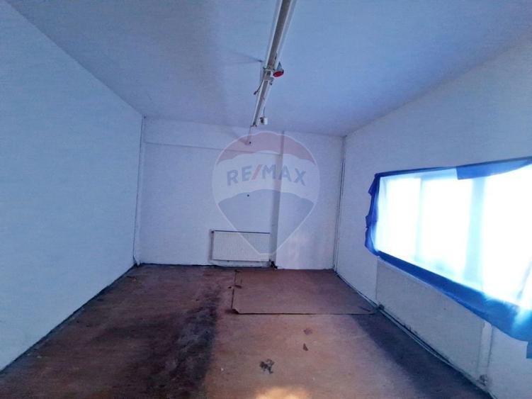 Spațiu comercial, de 327 mp, în Mărăței