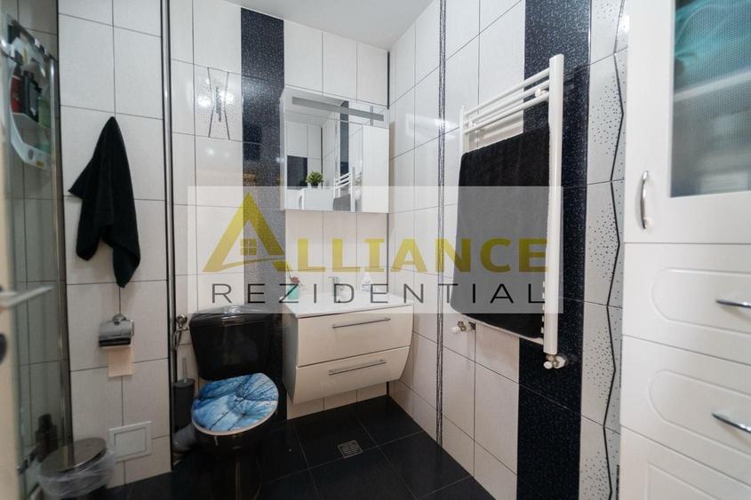 Casă individuală cu 4 camere cu Canalizare în Central
