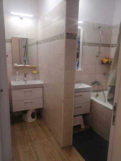 Apartament cu 3 camere semidecomandat în Amzei