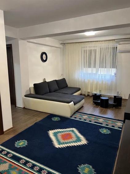 Apartament cu 2 camere semidecomandat în Apărătorii Patriei