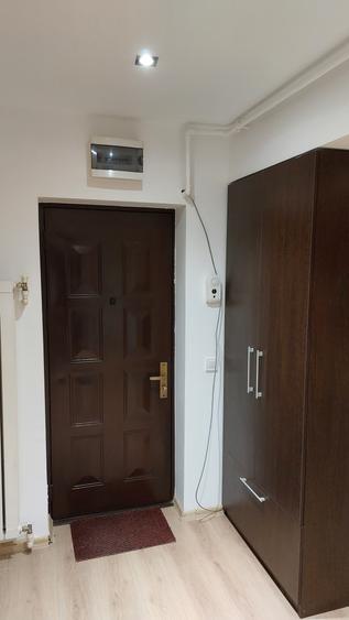 Apartament cu 2 camere semidecomandat, mobilat în Vitan-Bârzești