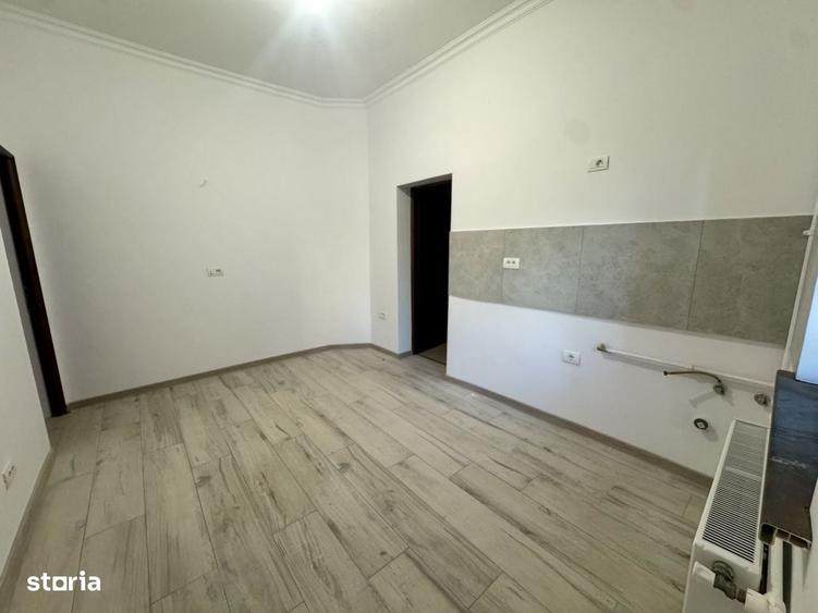 Vand apartament 2 camere, renovat, central-Turnul de Apa - 4