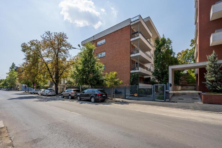 Apartament cu 4 camere în Polonă